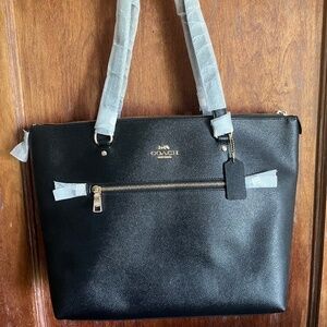 Coach Outlet Gallery Tote NWT
